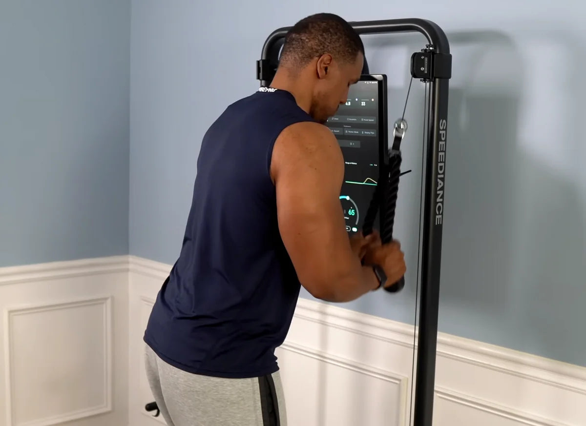 Disciplined Dave s’entraîne sur un Speediance Gym Monster